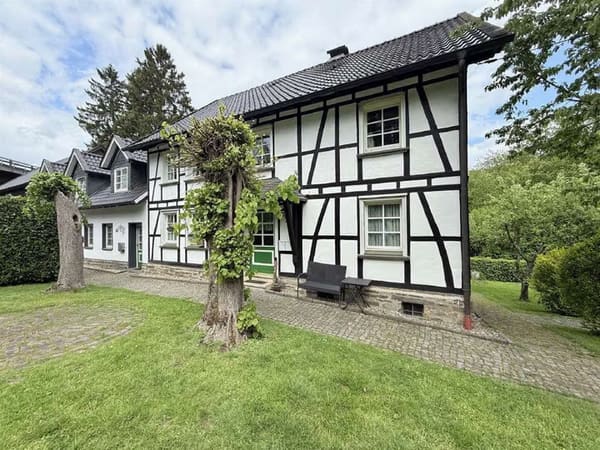 Immobilie in Reichshof - Kapitalanlage mit Charakter  Denkmalgeschütztes Mehrfamilienhaus in Reichshof - Bild 3
