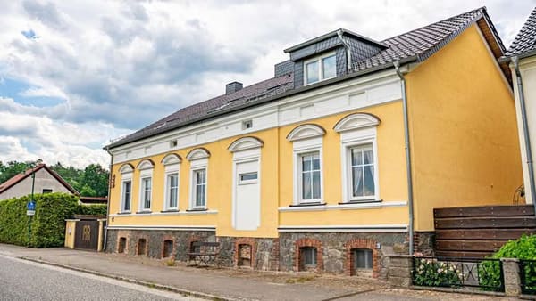 Immobilie in Falkenberg - schöne kernsanierte Gründerhausvilla mit 3 WE sofort vermietbar inkl. Pferdestall und Ferienwohnung - Bild 2
