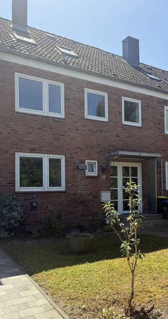 Immobilie in Rendsburg - Ein Handwerkerhaus: 4 Zimmer, Keller, Garten und 3 Zimmer als Nutzfläche im Spitzboden - Bild 0