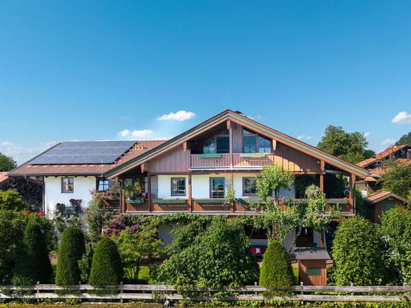 Immobilie in Marquartstein - Panoramalage der Extraklasse - Stilvolles Anwesen mit Burgblick in Marquartstein - Bild 1