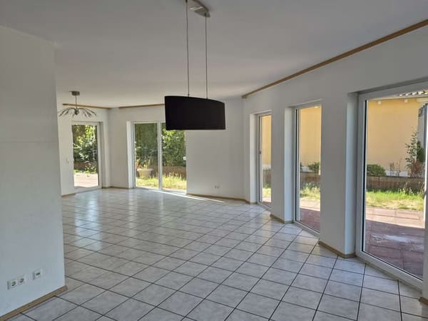 Immobilie in Kindsbach - Viel Freiraum: Großzügiges Einfamilienhaus in Kindsbach - Bild 4