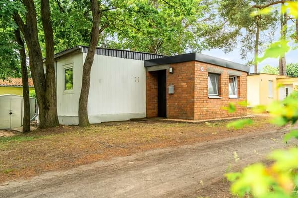 Immobilie in Röbel/Müritz - Ferienbungalow nahe der Müritz mit Bootsliegeplatz – sofort urlaubsbereit - Bild 2