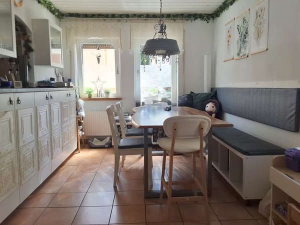Immobilie in Flörsheim - Einfamilienhaus mit Einliegerwohnung in ruhiger Mainlage – vielseitig nutzbar - Bild 0