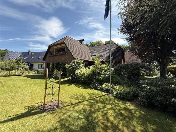 Immobilie in Trittau - Zweifamilienhaus in der schönsten Lage Trittaus - Bild 1
