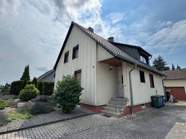 Immobilie in Süpplingen - Einfamilienhaus mit Garagen-Nebengebäude in ruhiger Wohnlage - Süpplingen - Bild 2