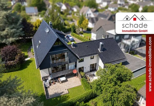 Immobilie in Herscheid - SCHADE IMMOBILIEN - Modernisiertes Zweifamilienhaus in ruhiger Lage von Herscheid zu verkaufen! - Bild 0