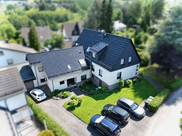 Immobilie in Herscheid - SCHADE IMMOBILIEN - Modernisiertes Zweifamilienhaus in ruhiger Lage von Herscheid zu verkaufen! - Bild 3