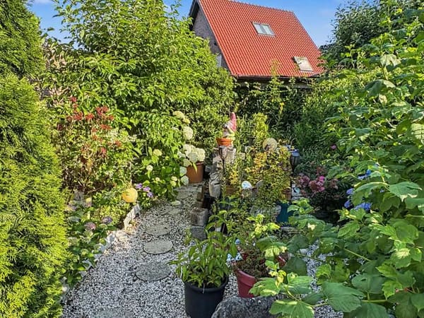 Immobilie in Bocholt - Ihr neues Zuhause: Gepflegtes Reihenmittelhaus mit 4,5 Zimmern und Doppelcarport in Bocholt - Bild 2