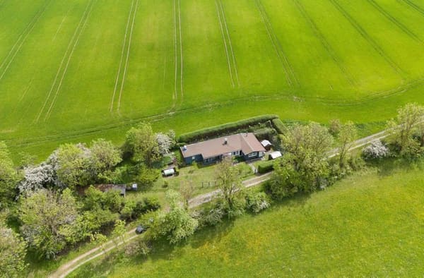 Immobilie in Eisfeld - PREIS ANGEPASST! Herrliches Wochenendhaus in bester Lage! - Bild 1
