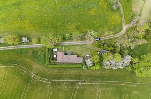 Immobilie in Eisfeld - PREIS ANGEPASST! Herrliches Wochenendhaus in bester Lage! - Bild 2