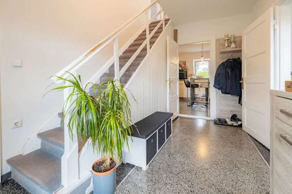 Immobilie in Oeversee - Charmantes Einfamilienhaus mit modernisierter Einliegerwohnung auf großzügigem Grundstück - Bild 2