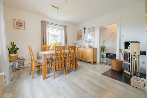 Immobilie in Oeversee - Charmantes Einfamilienhaus mit modernisierter Einliegerwohnung auf großzügigem Grundstück - Bild 4