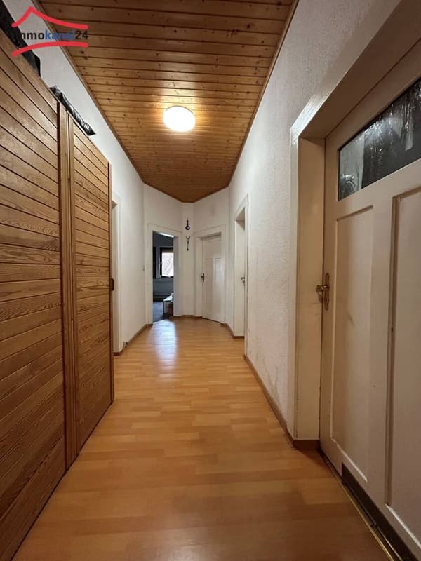 Immobilie in Treuchtlingen - Dachgeschoss-Highlight mit Tageslichtbad und Einbauküche - 91757 Treuchtlingen - Bild 4