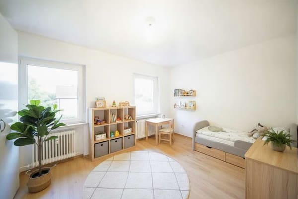 Immobilie in Bad Nauheim - Charmantes Zweifamilienhaus mit großem Garten in attraktiver Wohnlage - Bild 3