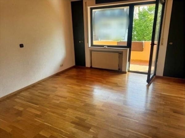 Immobilie in Kaltenengers - Großzügige Eigentumswohnung mit Loggia und Garage - Bild 1