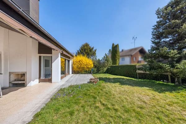 Immobilie in Zorneding - Einfamilienhaus in Ortsrandlage, Verkehrsgünstig und naturnah gelegen - Bild 0