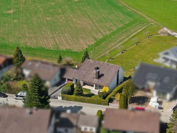 Immobilie in Zorneding - Einfamilienhaus in Ortsrandlage, Verkehrsgünstig und naturnah gelegen - Bild 3