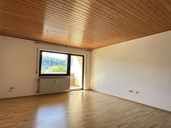Immobilie in Bad Mergentheim - Sofort verfügbare 3-Zimmer-Eigentumswohnung mit Balkon und Stellplatz - Bild 1