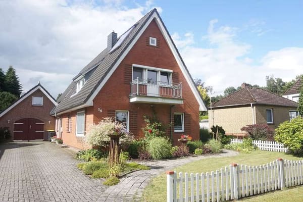Immobilie in Nordhastedt - Großzügiges Einfamilienhaus in begehrter Sackgassenlage- Ruhe, Platz und Lebensqualität - Bild 0