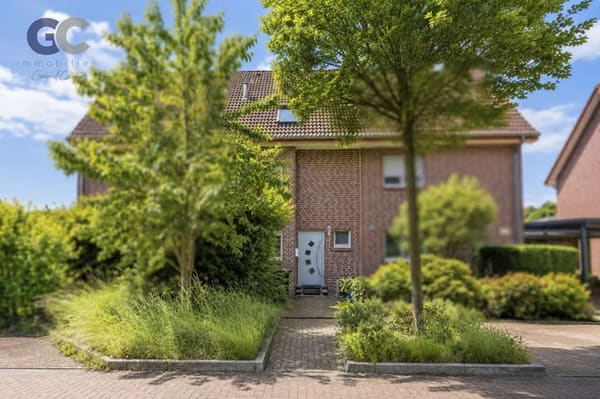 Immobilie in Voerde (Niederrhein) - 5-Zimmer-Reihenhaus mit Garten und Garage – Platz für die ganze Familie - Bild 0
