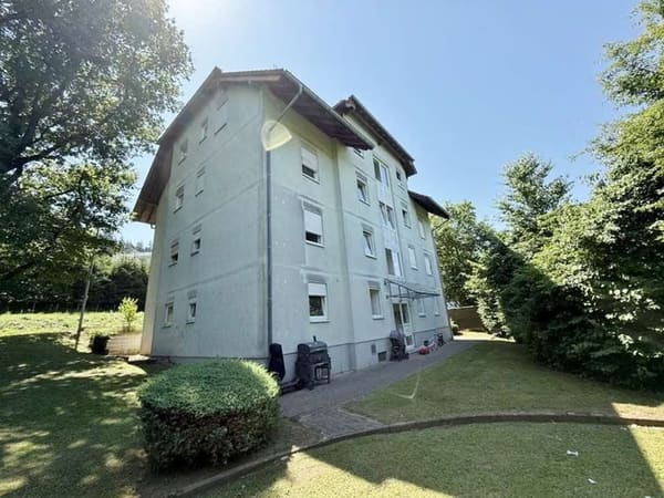 Immobilie in Waldkirch - Naturnah wohnen – Charmante und idyllisch gelegene 3 Zi. Wohnung am Kandelberg in Waldkirch ! - Bild 1