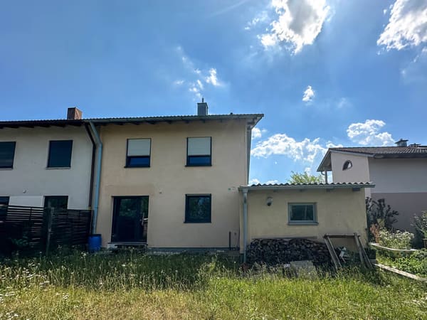 Immobilie in Winhöring - Familienfreundliche Doppelhaushälfte mit modernisiertem Wohnkomfort und sonnigem Garten - Bild 2