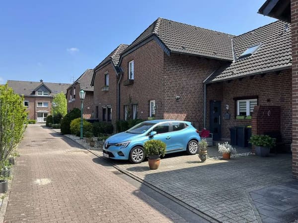 Immobilie in Weeze - Ein Traum - großes modernisiertes Familienhaus mit Garten,  5 Zimmer, 2 Bäder & neue Heiztechnik - Bild 1