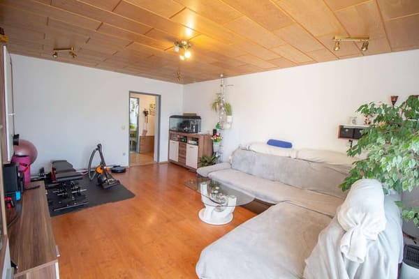 Immobilie in Pfullendorf - 3-Zimmer-Eigentumswohnung mit Balkon, Einbauküche und Außenstellplatz - Bild 2