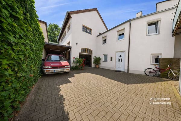 Immobilie in Neumünster - Charaktervolles Wohnhaus mit großem Entwicklungspotenzial - Bild 2