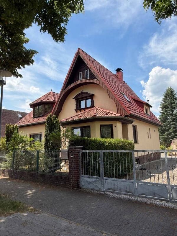 Immobilie in Storkow (Mark) - Stattliches Haus in Storkow zu verkaufen. - Bild 0