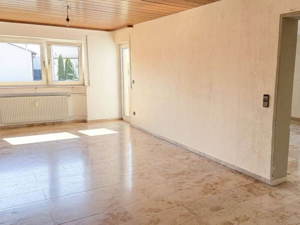 Immobilie in Herbrechtingen - Großzügig. Vielseitig. Zuhause. - Einfamilienhaus mit ELW und 2 Garagen in Bolheim - Bild 3