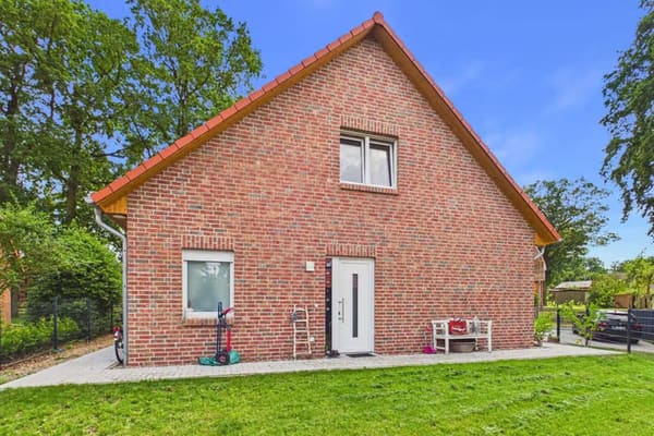 Immobilie in Stöckse - Neuwertiges Einfamilienhaus - Baujahr 2025 - unter alten Eichen - Bild 1