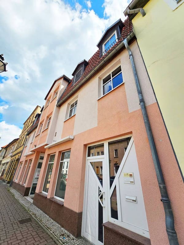 Immobilie in Aken (Elbe) - Top gepflegtes, vollvermietetes Wohn- & Geschäftshaus mit modernen Einheiten - Bild 1