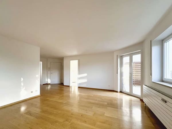 Immobilie in Wartenberg - Gut geschnittene 3-Zimmer-Wohnung im 2. OG mit schönem Balkon in sehr gepflegter grüner Wohnanlage - Bild 1