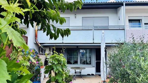 Immobilie in Massenbachhausen - Gepflegtes Reihenhaus in bester Wohngebietslage sucht Familie ! - Bild 0