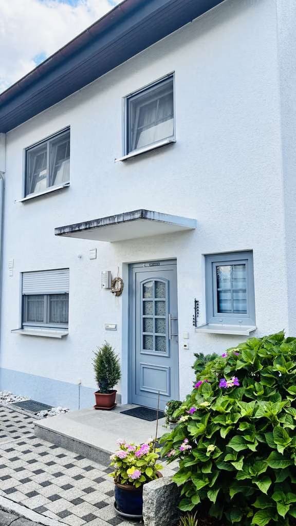 Immobilie in Massenbachhausen - Gepflegtes Reihenhaus in bester Wohngebietslage sucht Familie ! - Bild 1