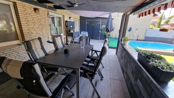 Immobilie in Hünxe - Großzügige Erdgeschosswohnung mit Pool und Garage im 2-Familienhaus - Bild 2
