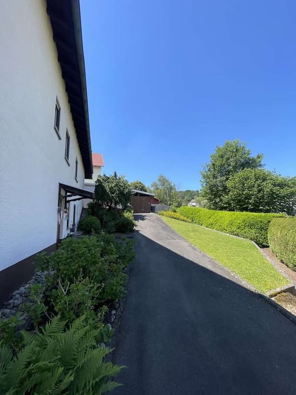 Immobilie in Weinheim - Familientraum & Investment: Großzügiges Haus mit ELW, Bebauungspotential & Gewölbekeller - Bild 1