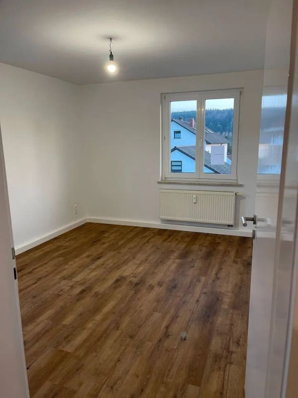 Immobilie in Kronach - Frisch sanierte 3-Zimmer-Wohnung in Top-Lage am Kreuzberg, Kronach - Bild 1