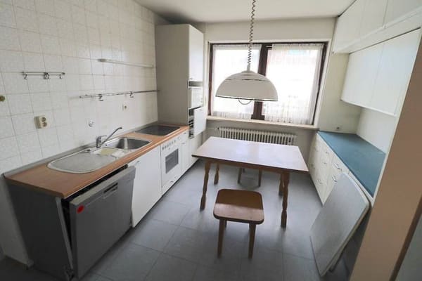 Immobilie in Gangkofen - Kapitalanlage oder zur Eigennutzung -  Zweifamilienhaus mit Wintergarten, Balkon und großem Garten - Bild 3