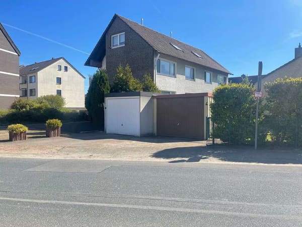 Immobilie in Gehrden - Gepflegtes Mehrfamilienhaus mit 4 Wohneinheiten und 4 Garagen | teilbar nach WEG - Bild 0