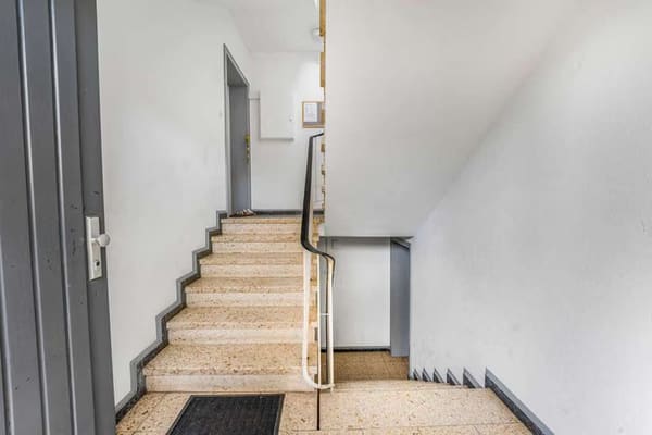 Immobilie in Gehrden - Gepflegtes Mehrfamilienhaus mit 4 Wohneinheiten und 4 Garagen | teilbar nach WEG - Bild 1