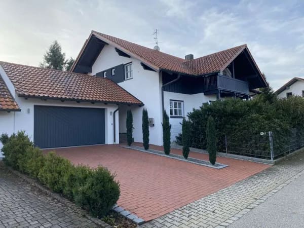 Immobilie in Hebertsfelden - Viel Platz für Ihre Pläne: Einfamilienhaus in Hebertsfelden - Bild 0