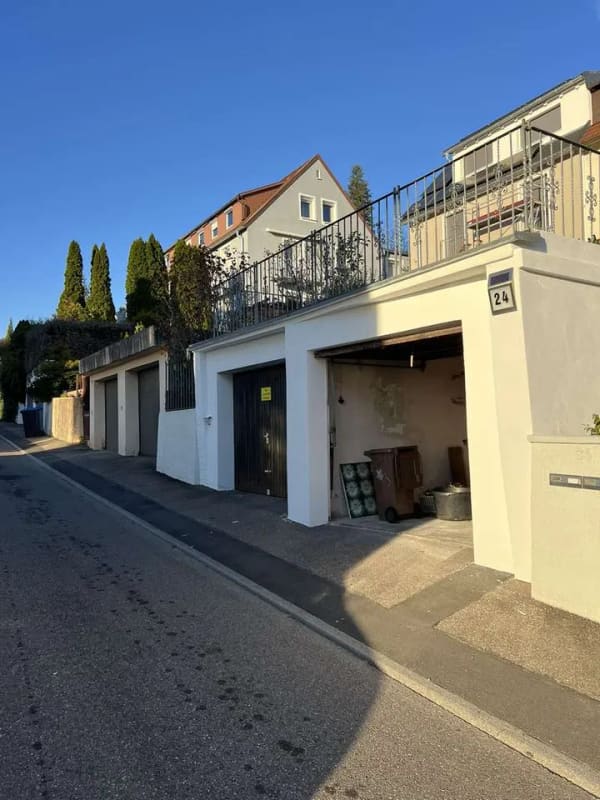 Immobilie in Plochingen - Vielseitiges 3-Familienhaus mit Aussicht und 2 Garagen - Bild 1