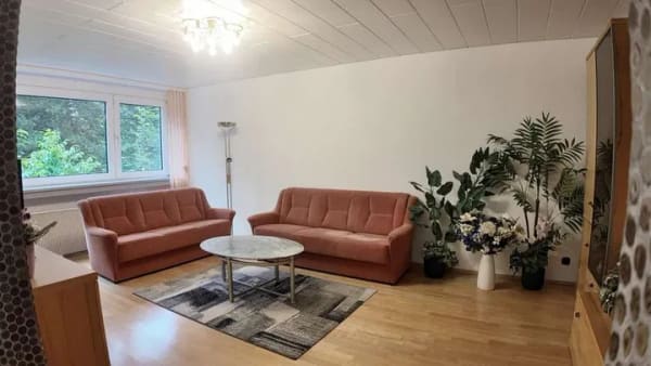 Immobilie in Neukirchen-Vluyn - Geräumige Wohnung mit Loggia in ruhiger Lage - Bild 1