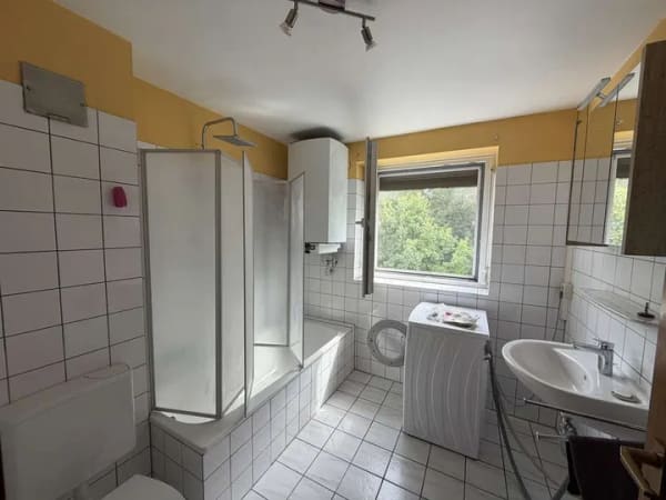 Immobilie in Emskirchen - Sofort bezugsfreie 2-Zimmer-Wohnung mit Stellplatz und Spitzboden - Bild 3