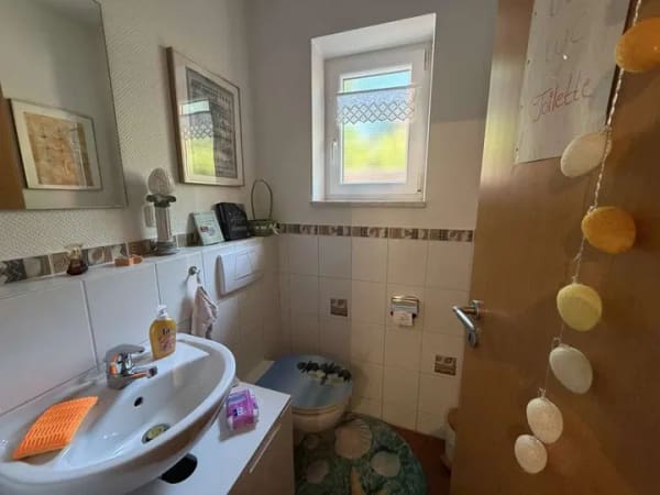 Immobilie in Dietersheim - Gepflegte Doppelhaushälfte mit Garten, Doppelgarage und ausgebautem Dachgeschoss - Bild 4