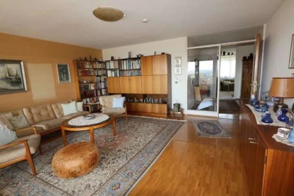 Immobilie in Schönaich - Lichtdurchflutete 3,5-Zimmer-Wohnung in ruhiger Lage mit sonniger Loggia mit Fernblick und Garage - Bild 1