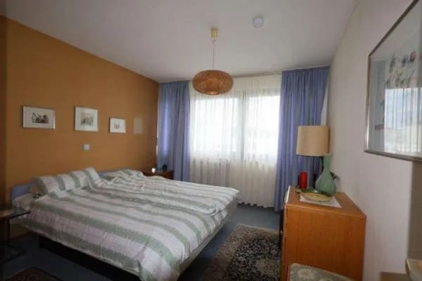 Immobilie in Schönaich - Lichtdurchflutete 3,5-Zimmer-Wohnung in ruhiger Lage mit sonniger Loggia mit Fernblick und Garage - Bild 4