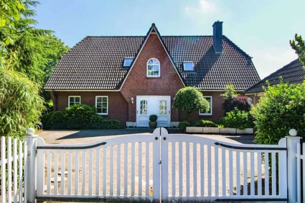 Immobilie in Enge-Sande - Gepflegtes Ein- oder Zweifamilienhaus in ruhiger Lage von Enge-Sande - Bild 0